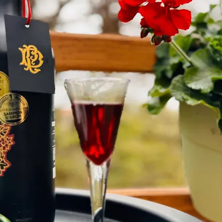 With A Terrace Forest Lullula * Veprinac