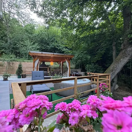 With A Terrace Forest Lullula *