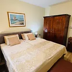 Forest Lullula Retreat Apartment