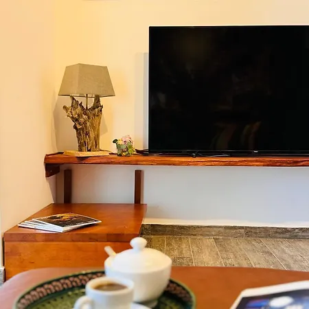 With A Terrace Forest Lullula * Veprinac