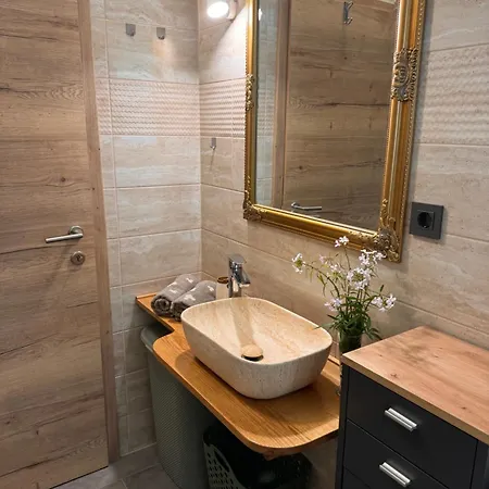 With A Terrace Forest Lullula Appartamento