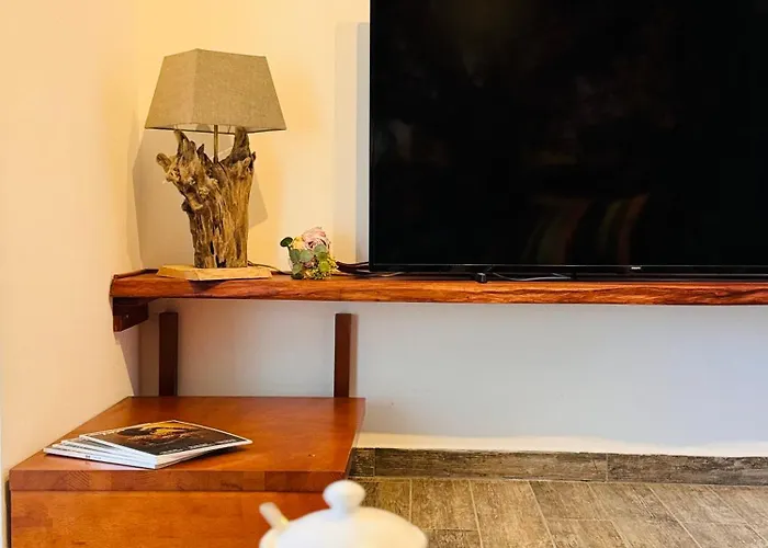 With A Terrace Forest Lullula * Veprinac